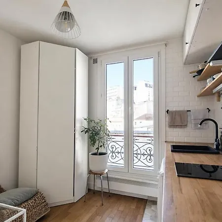 Cocon Pittoresque Sur Cour A Belleville - 2 Pers